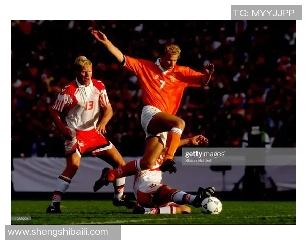 独特壁纸展现小众足球明星女性魅力与风采的艺术之旅