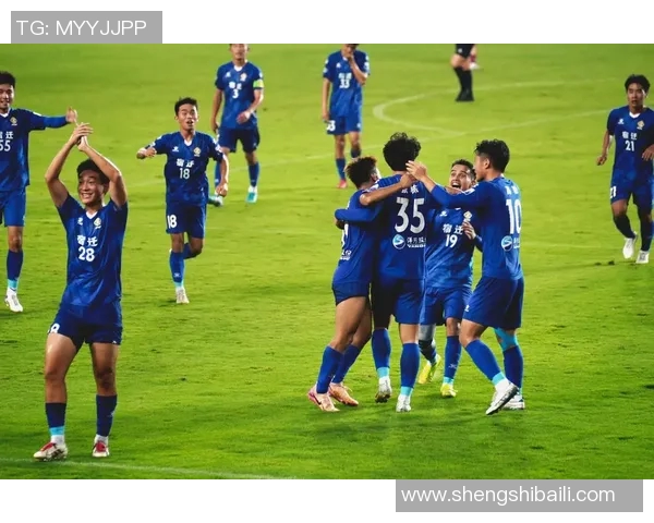 足球明星流血拼搏视频