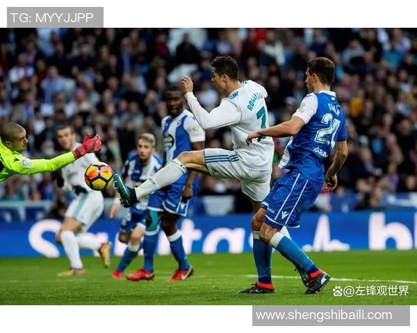 C罗心目中的足球传奇人物与他共同经历的明星球员回顾